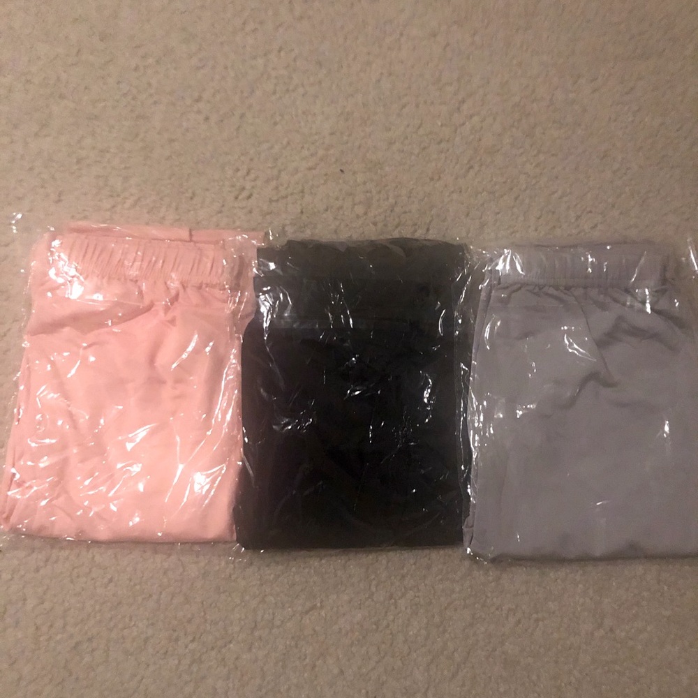 3 CHUNS SILKY LEGGINGS Fits S, M, L